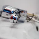 Riparazioni idrauliche: meglio una ditta o un libero professionista?